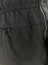 SHORT DEPORTIVO LARGO, ELASTICO CON CORDON EN CINTURA, BOLSAS LATERALES, BOLSA CON CIERRE PARTE TRASERA, DETALLE LINEA GRIS