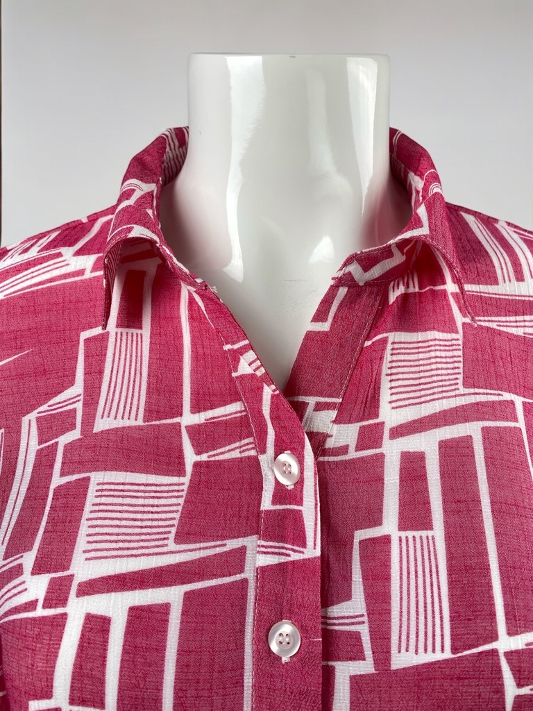 BLUSA CORTA, MANGA LARGA, TEXTURA EN CUADROS, BOTONES EN CUELLO TIPO CAMISA
