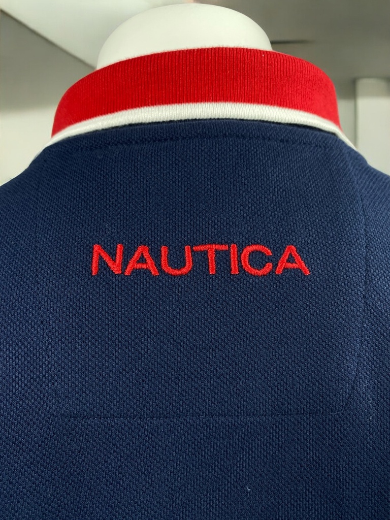 PLAYERA POLO AZUL, MANGA CORTA, FRANJA ROJO Y BLANCO EN CUELLO, BOTONES EN CUELLO