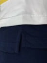 PLAYERA MANGA CORTA, FRANJAS AMARILLA, BLANCO Y AZUL, BOTONES EN CUELLO.