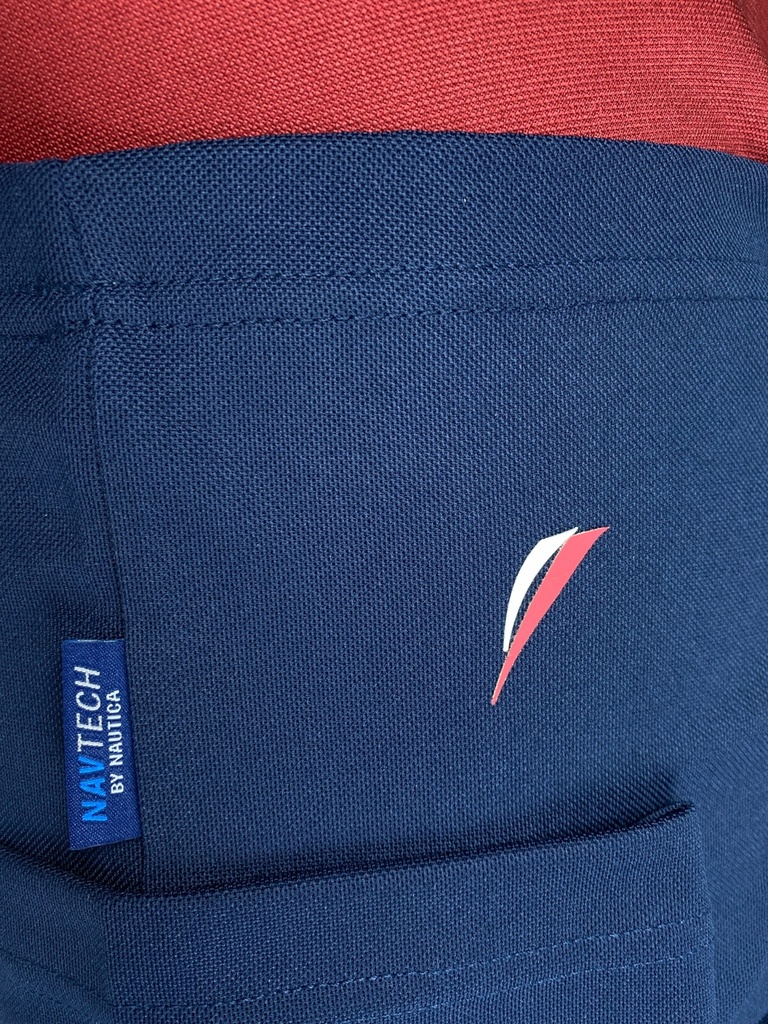 PLAYERA MANGA CORTA, FRANJAS VERTICAL COLOR VINO Y AZUL, ESTAMPADO LOGO