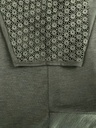 BLUSA CORTA,  MANGA CORTA, LISA, BORDADO EN CUELLO V Y HOMBROS, DETALLE DE NUDO EN CINTURA