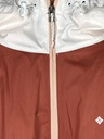 CHAMARRA IMPERMEABLE CON CIERRE Y GORRO