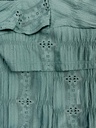 BLUSA CORTA, SIN MANGAS, TEXTURA Y BORDADO DE LÍNEAS, CUELLO EN V