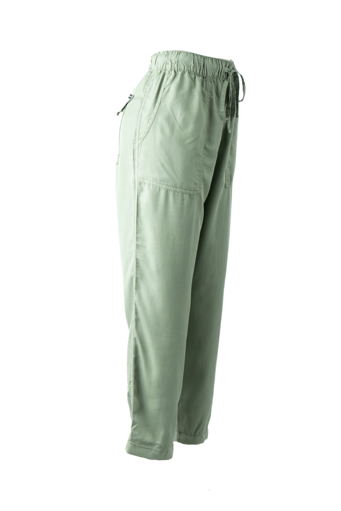 PANTALON CON BOLSAS, RESORTE Y JARETA