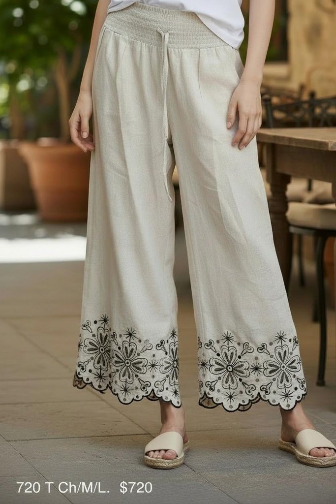 PANTALON AMPLIO CON DISEÑO EN TOBILLOS 