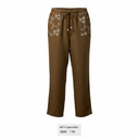 PANTALON CAFE CON BORDADO BLANCO