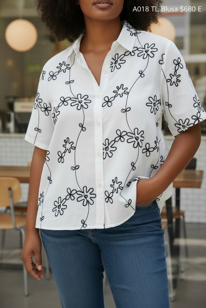 BLUSA BLANCA CON BORDADO DE FLORES