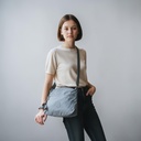 BOLSA CON CORREA Y CIERRE COLOR GRIS