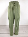 PANTALON VERDE CON BOTONES Y RESORTE