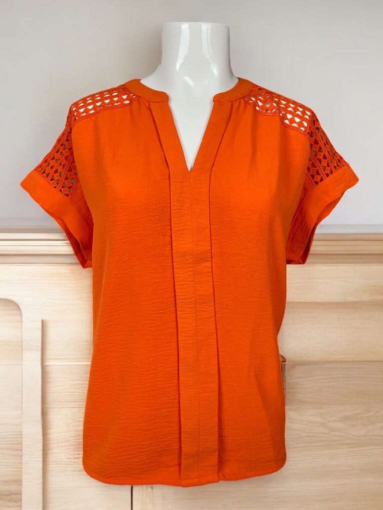 BLUSA NARANJA DETALLE CALADO EN CUELLO Y HOMBROS