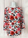 BLUSA BLANCA ESTAMPADA CON FLORES ROSAS Y ROJAS