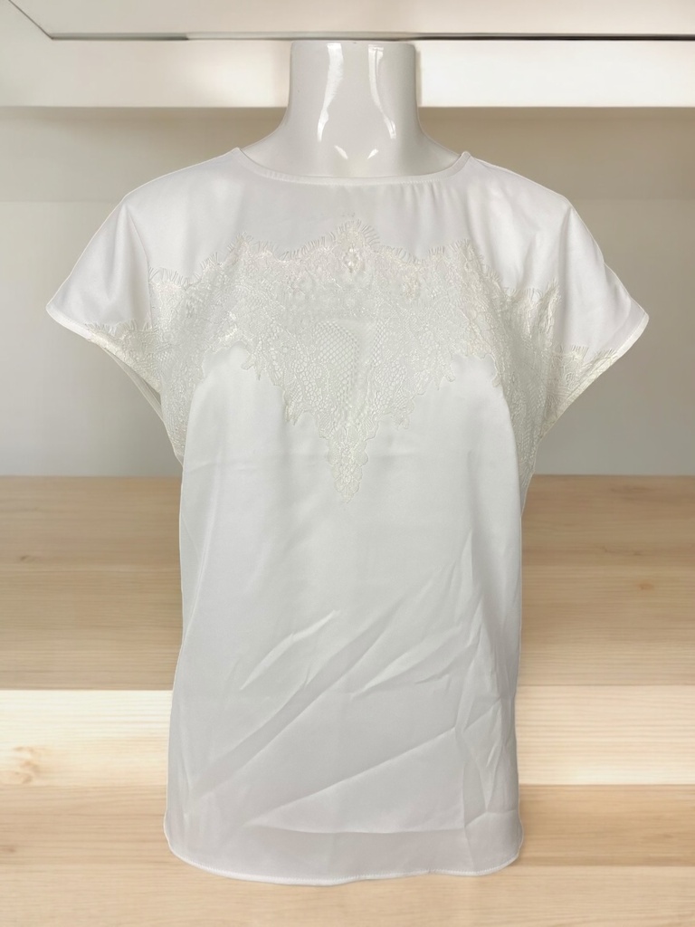 BLUSA BLANCA CON APLICACIÓN DE ENCAJE SIN MANGA