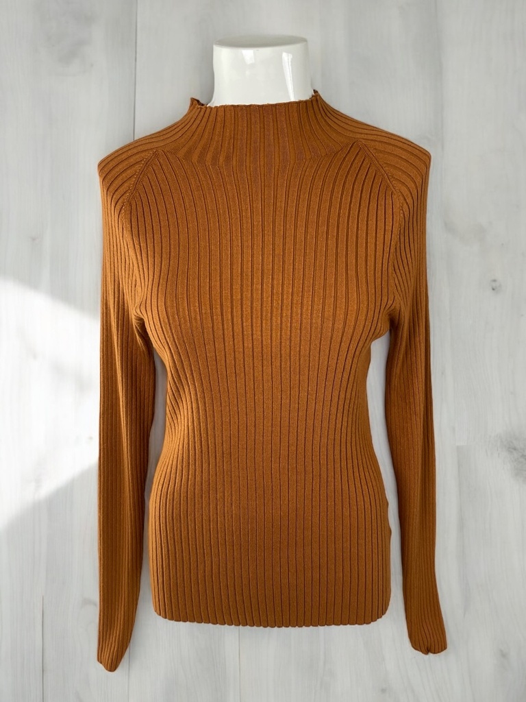 BLUSA CAFÉ MOSTAZA CUELLO ALTO