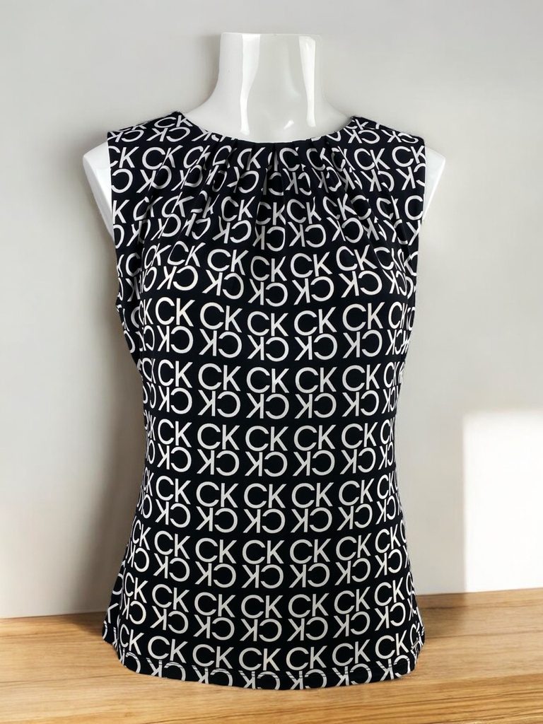 BLUSA CORTA, MANGA CORTA, LISA, LETRAS BLANCAS CK