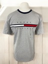 PLAYERA GRIS CON LOGO BORDADO