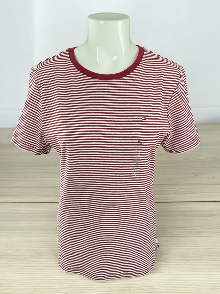 BLUSA ROJA CON RAYAS NEGRAS Y ROJAS