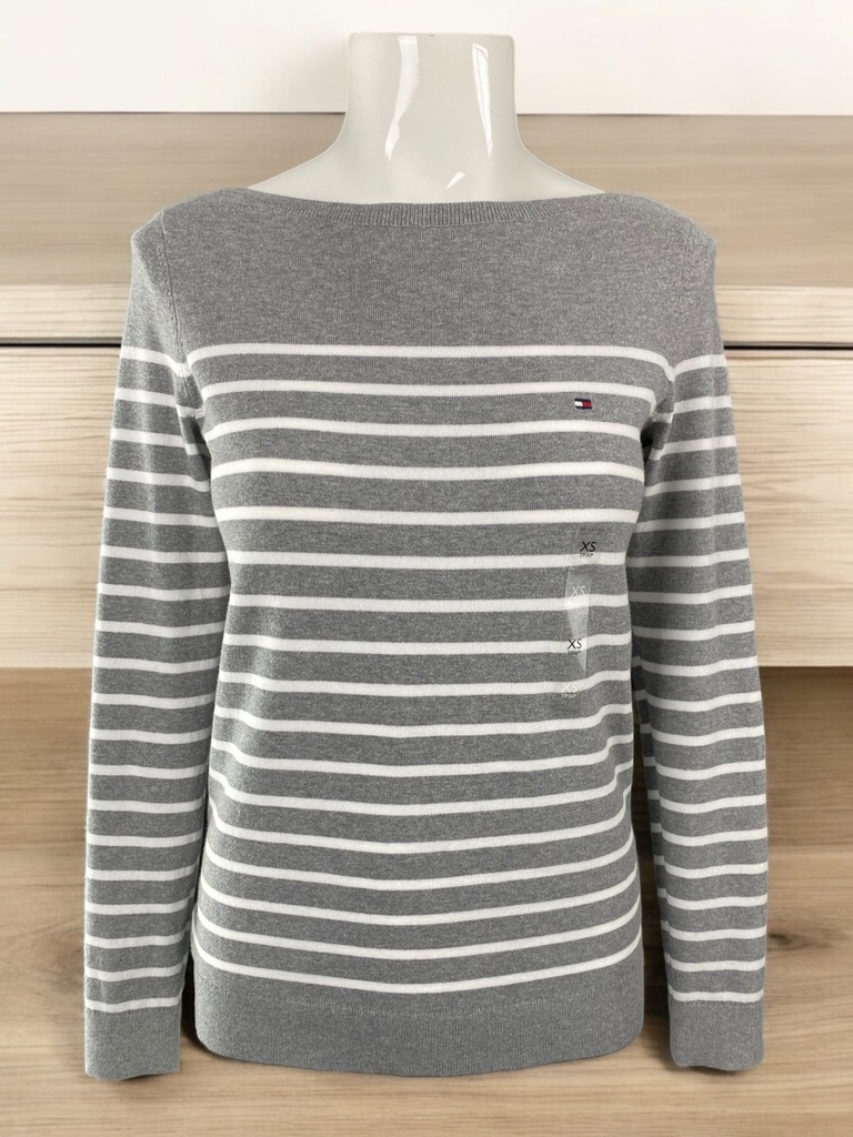 SUÉTER GRIS CON RAYAS BLANCAS