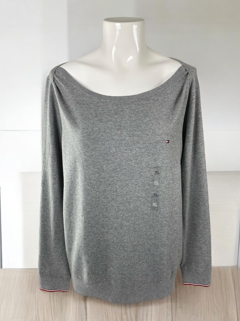 SUETER GRIS LISO