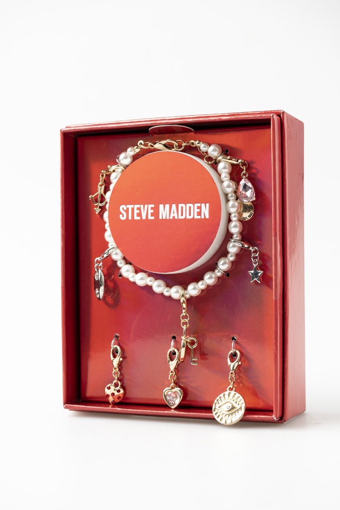 PULSERA CON ARETES Y DIJE