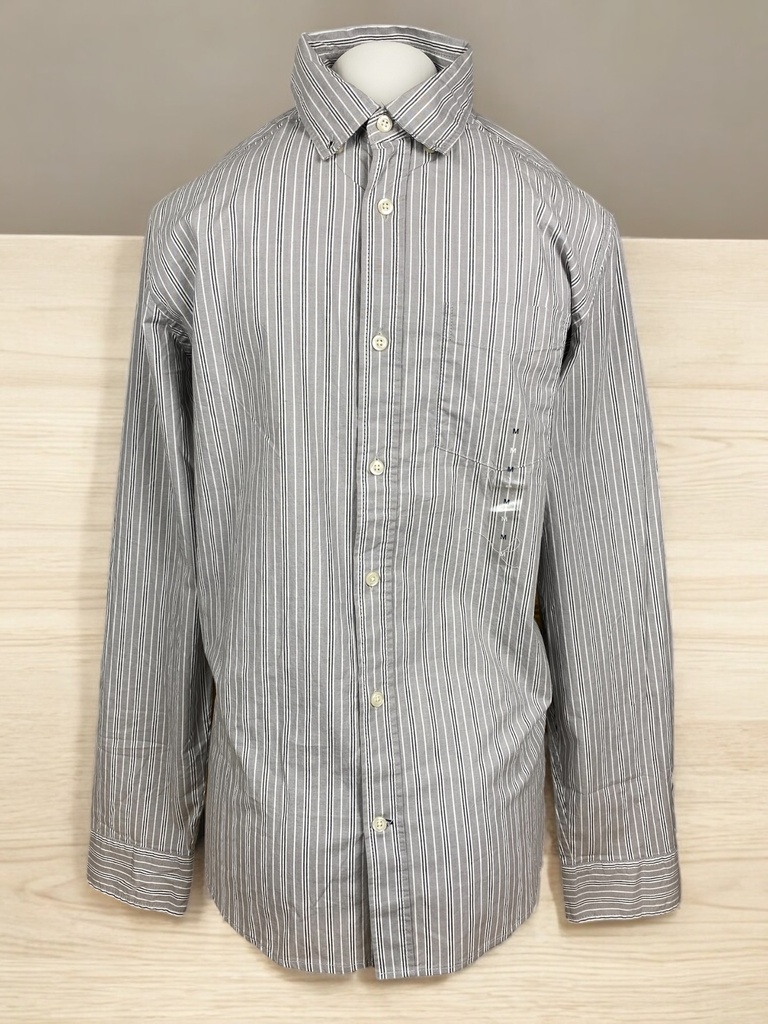 CAMISA GRIS CON RAYAS BLANCAS 