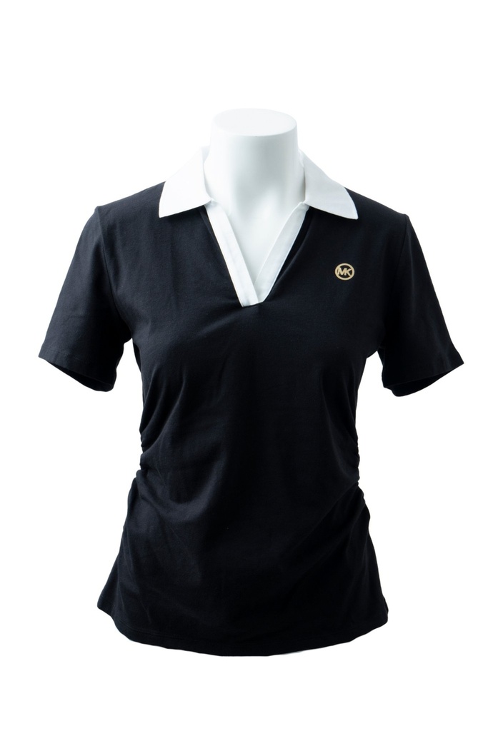 PLAYERA NEGRA CUELLO BLANCO LOGO DORADO