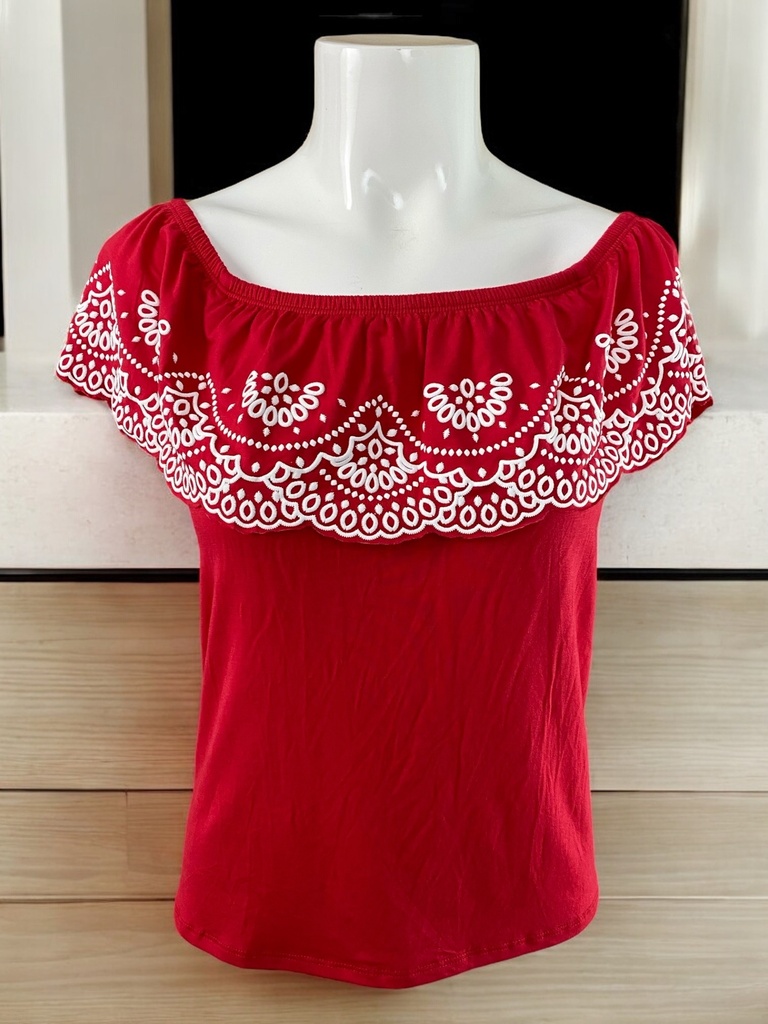 BLUSA CON OLAN Y TEXTURA EN BLANCO