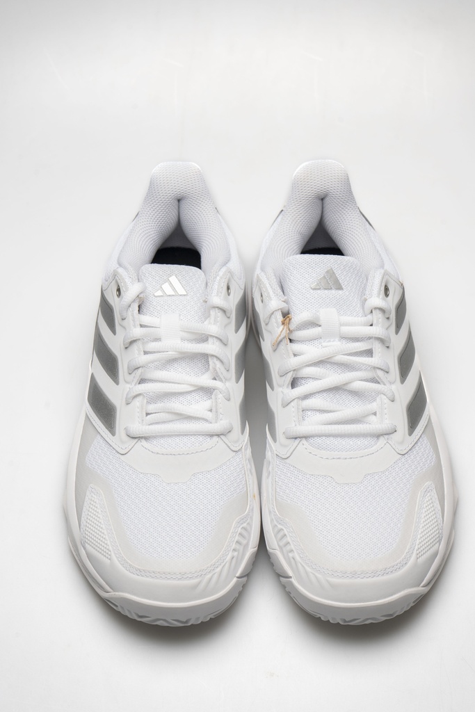 TENIS PADEL BLANCOS LOGO PLATEADO