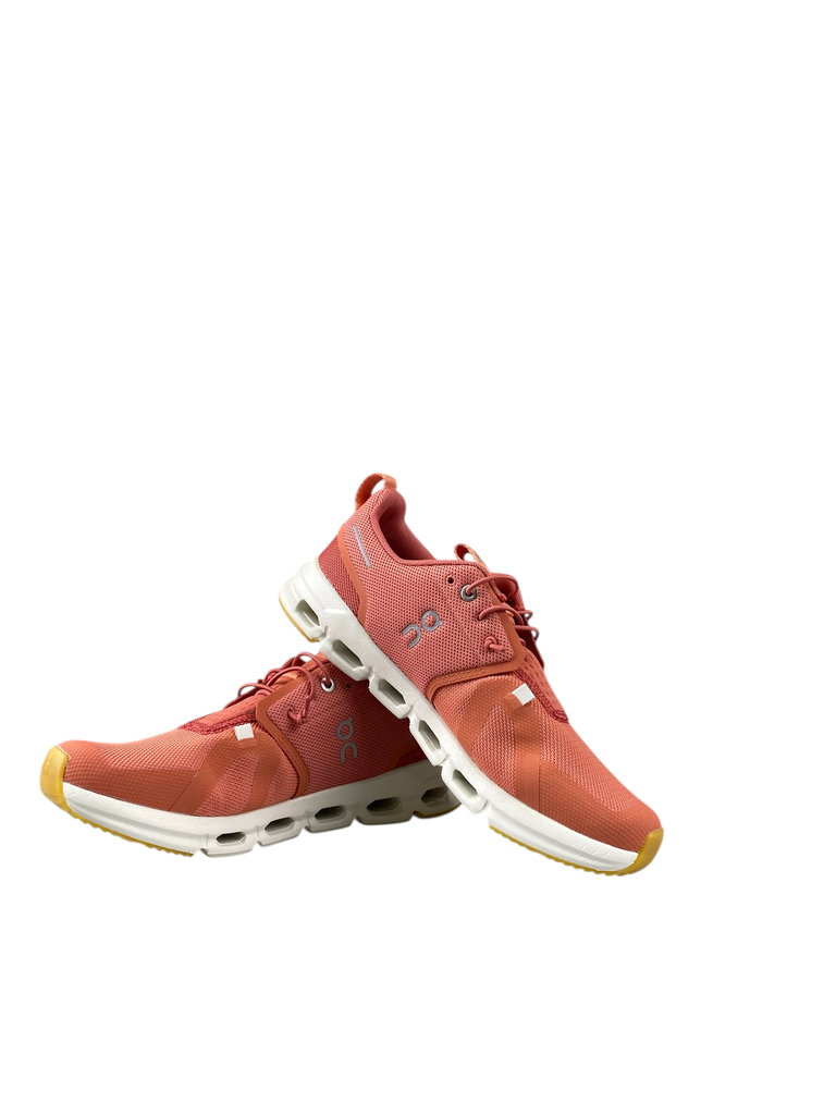 TENIS ON CLOUD SKY
