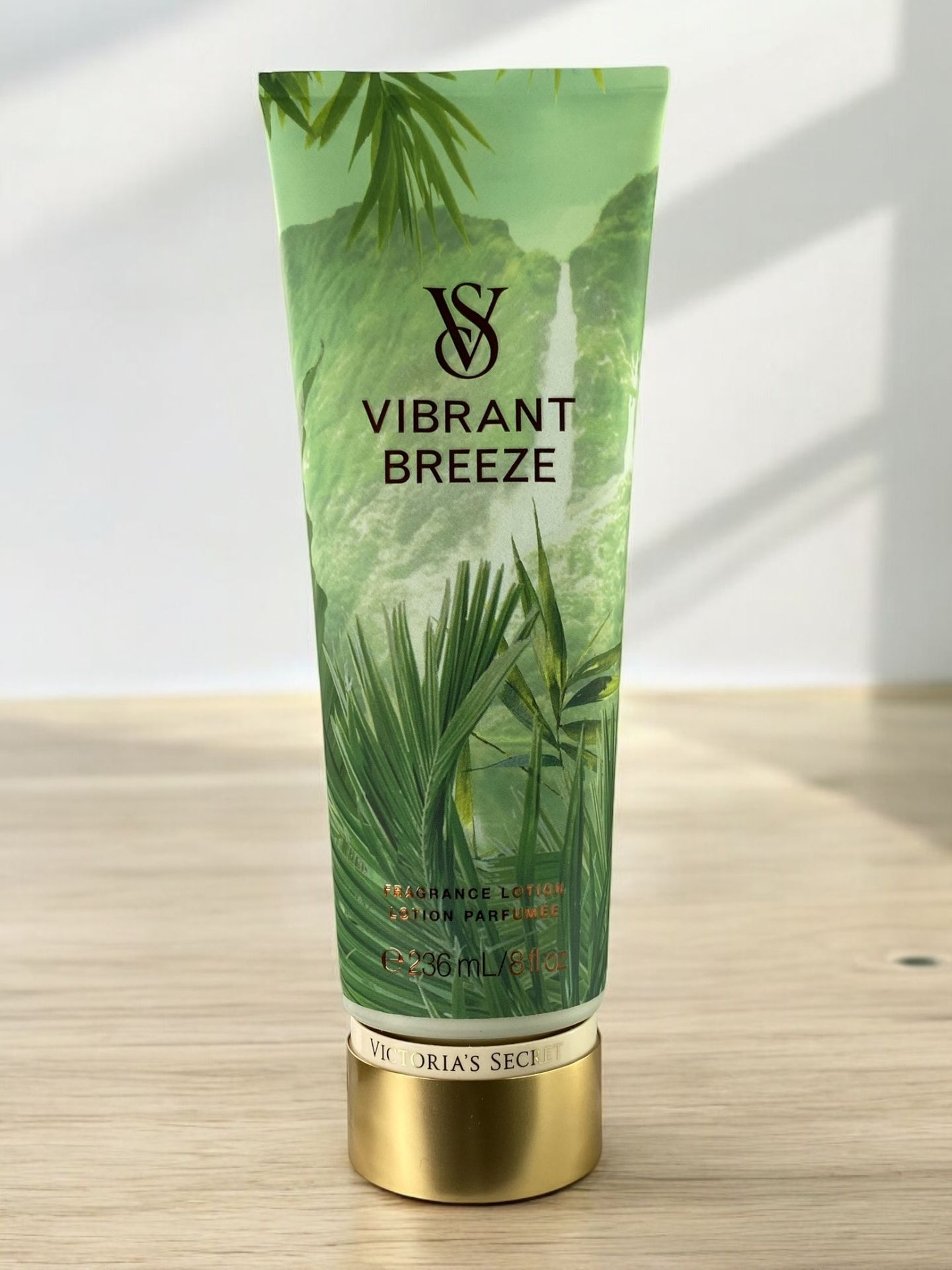 JU41: VIBRANT BREEZE