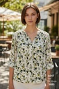 BLUSA ESTAMPADA CON FLORES VERDES