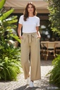 PANTALON BEIGE LISO CON CINTURÓN