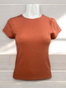 BLUSA CAFÉ CORTA,  MANGA CORTA, TEXTURA RAYAS